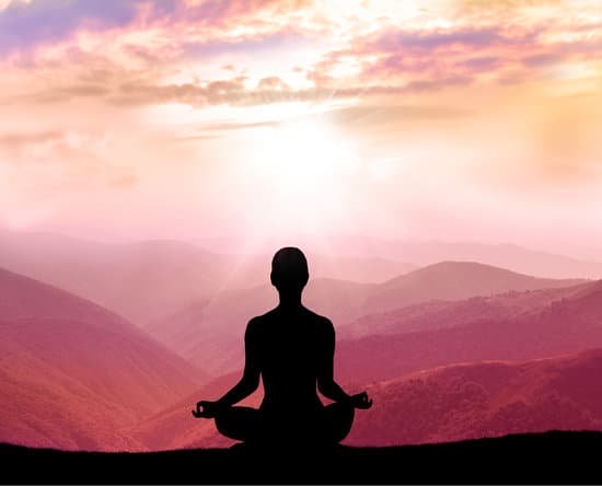Meditando podemos alcanzar elevados estados de conciencia (paz, alegría, felicidad, liberación)